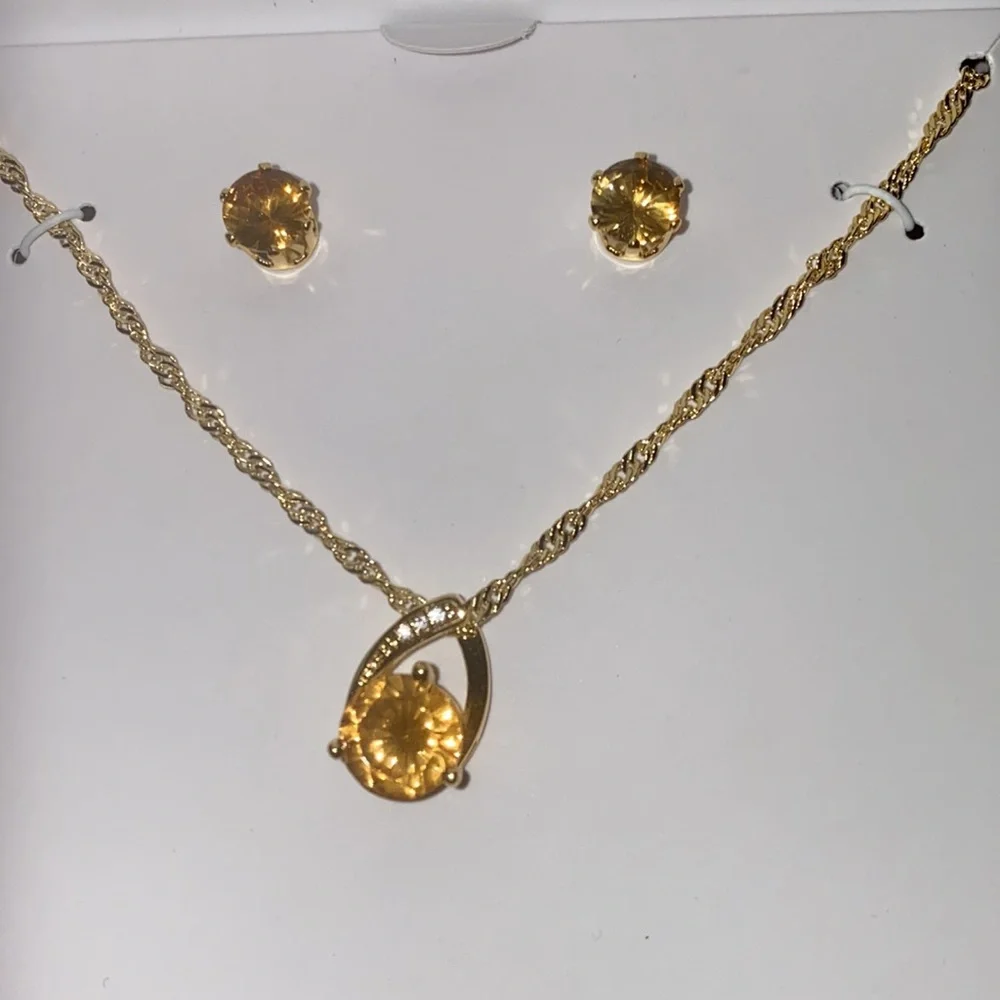 NWT Charter Club Crystal Pendant & Earrings Set in 18kt Gold Plate - Picture 4 of 7